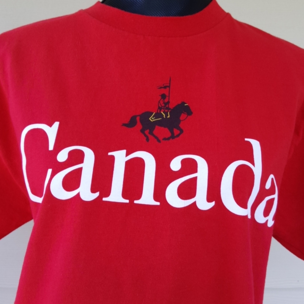 2/$25💥 CANADA RCMP Elite Red Cotton T-shirt (M) - Picture 3 of 7